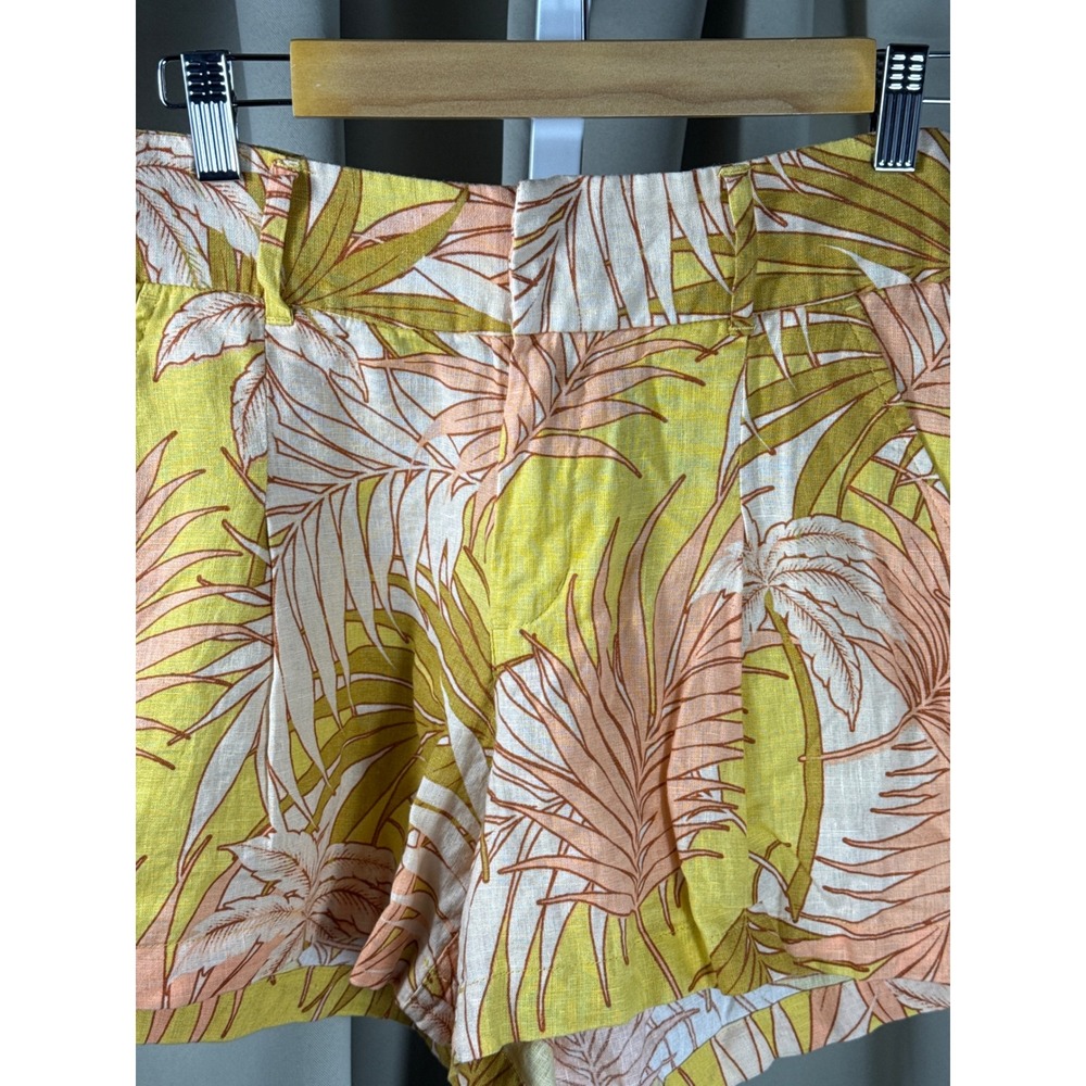 Tahari Womens 100% Linen Tropical Palm Print Shorts Yellow Peach Size 4 - Picture 2 of 7